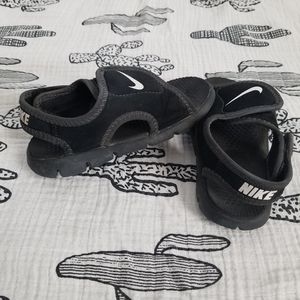 MOVING SALE: Toddler Velcro Nike Sandals Sz 7